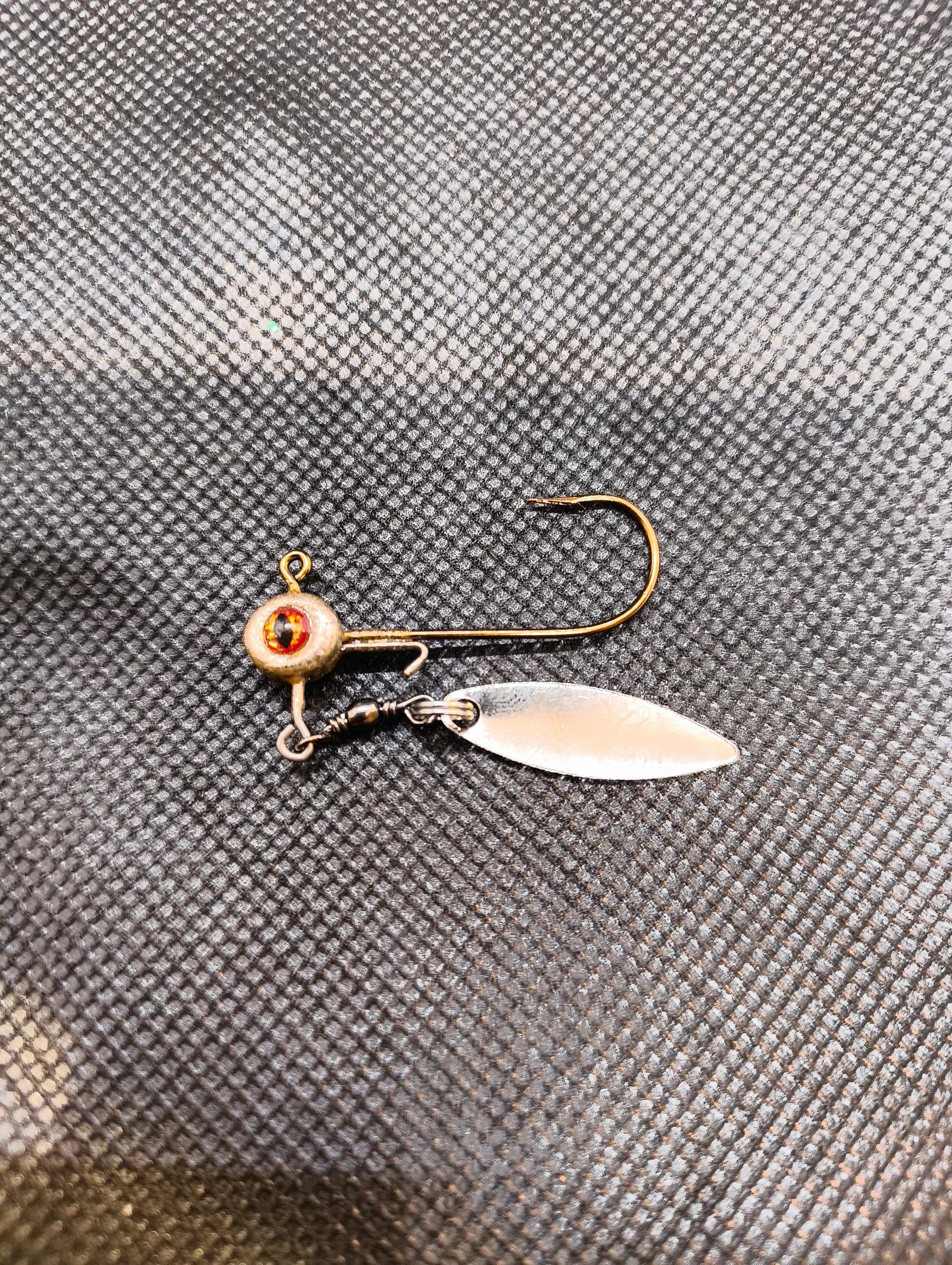 Limestone Softbaits Jiggskalle underspin fishing lure with soft plastic bait and spinning head, designed for freshwater fishing.
